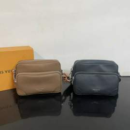 Picture of Louis Vuitton Mens Bags _SKUfw236874931fw